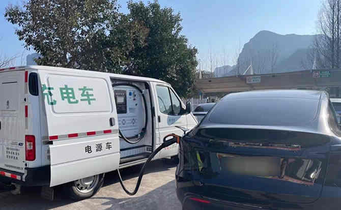 润州区汽车搭电